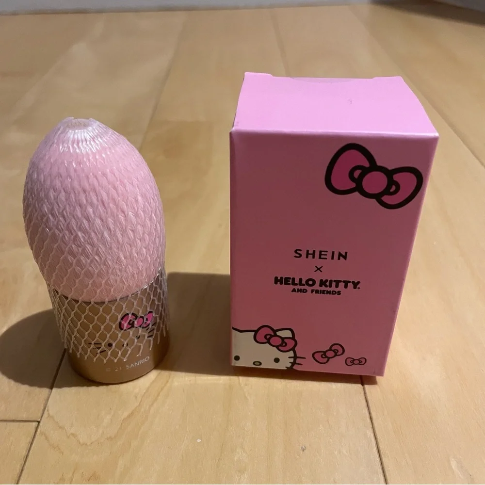 New hello kitty compact and mini brush set